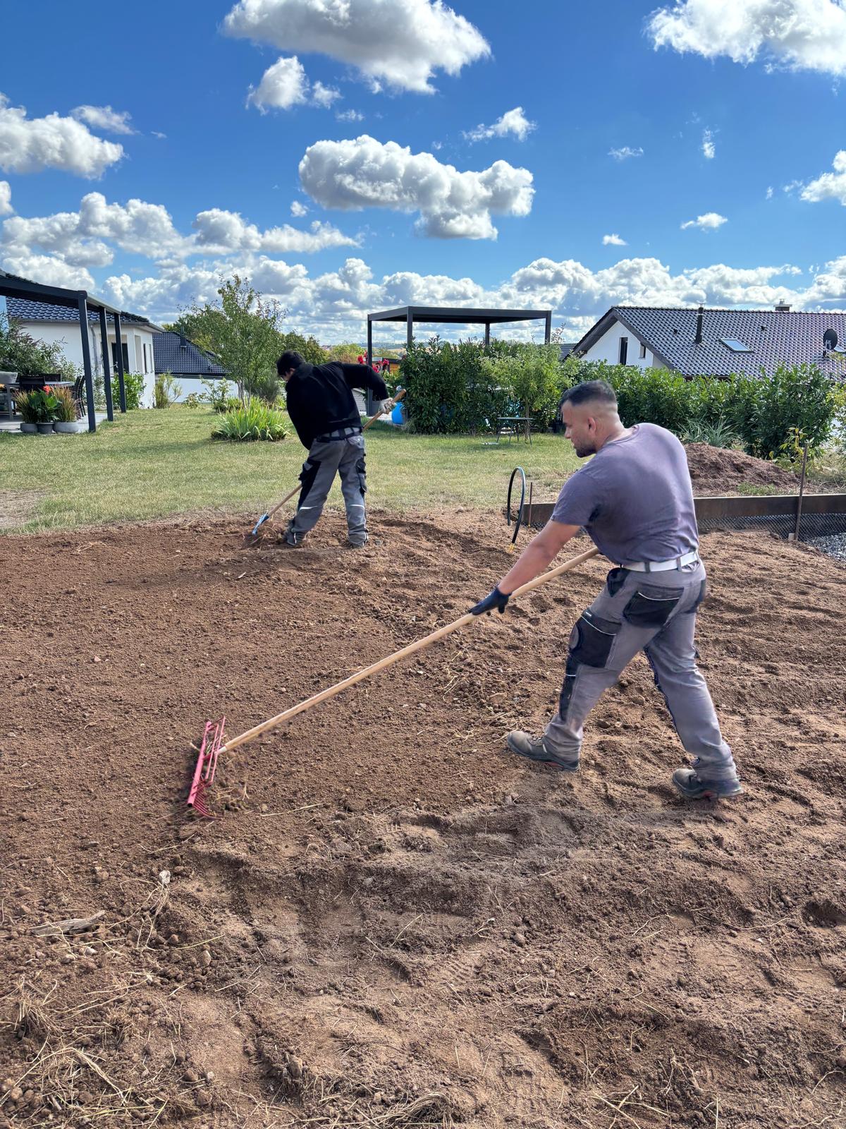 Watan Gartenservice aus Höpfingen bei Garten- und Grundstücksarbeiten